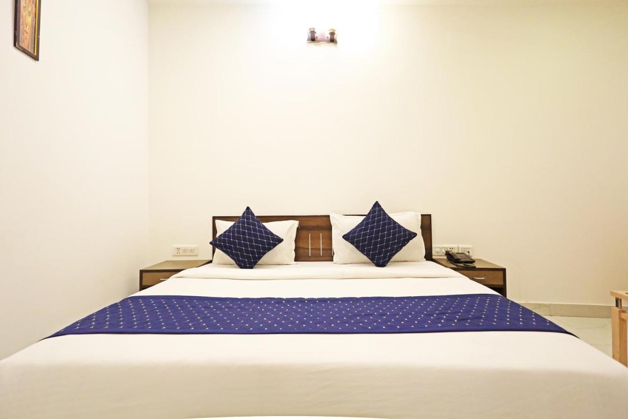 Hotel Ambrosia - A Boutique Hotel Нью-Делі Екстер'єр фото